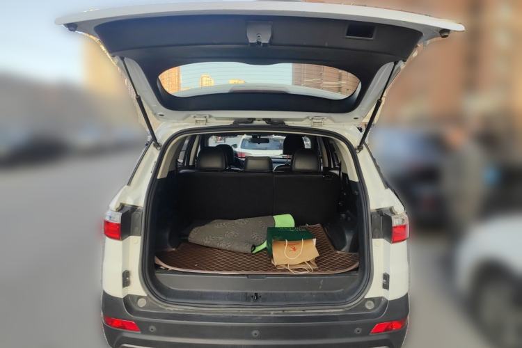 Used Dongfeng Fengon S560 2018 Upgraded Model 1.8L CVT Prestige 7-Seater Trunk