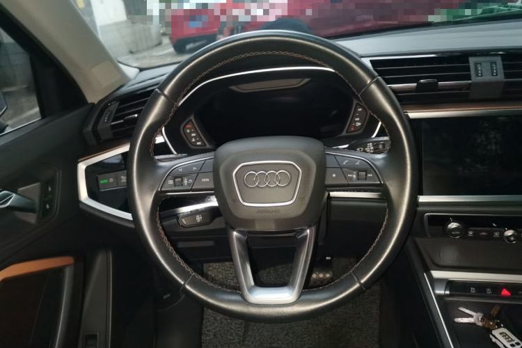 Used Audi Q3 2023 35 TFSI Fashion Elegant Version (1.5T)
