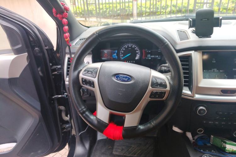 Used Ford Everest 2019 2.0T Gasoline Automatic 4x4 Luxury Edition 5 Seats Steering Wheel
