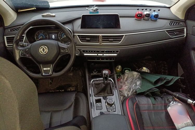 Used Dongfeng Fengon 580Pro 2020 220T Manual Yuling Edition Center Console