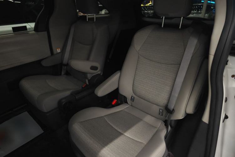 Used Toyota SIENNA 2023 2.5L Hybrid Comfort Edition Left Rear Seat