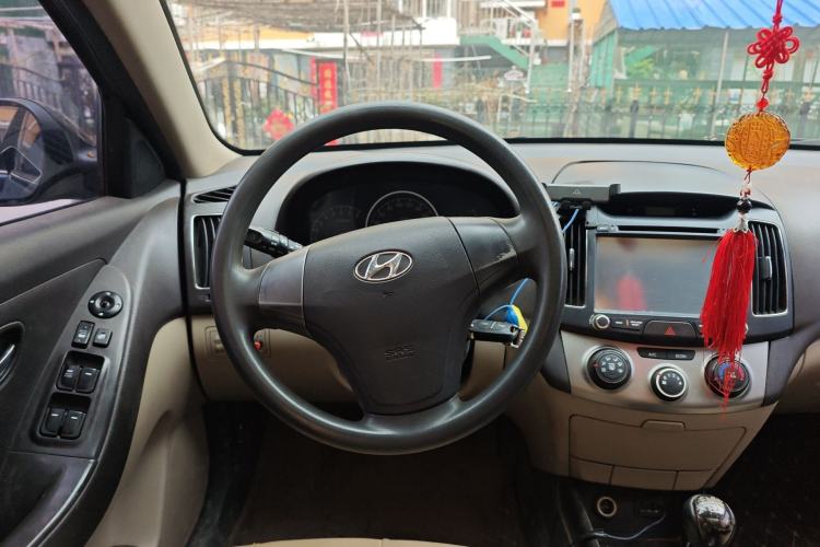 Used Hyundai Celesta 2011 1.6L Manual Luxury Model Steering Wheel