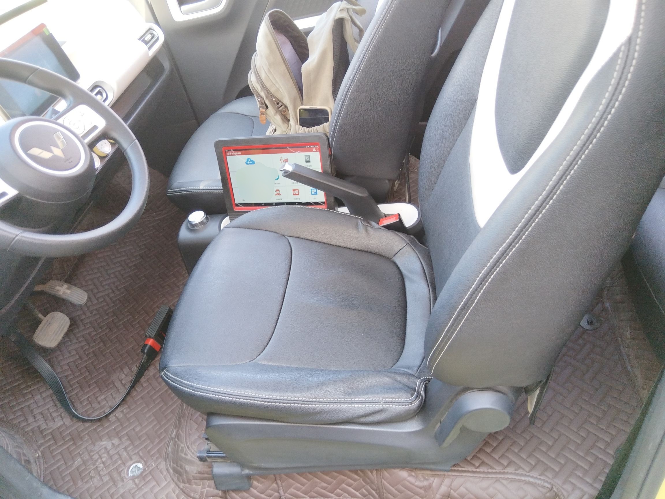 Переднее сиденье в автомобиле