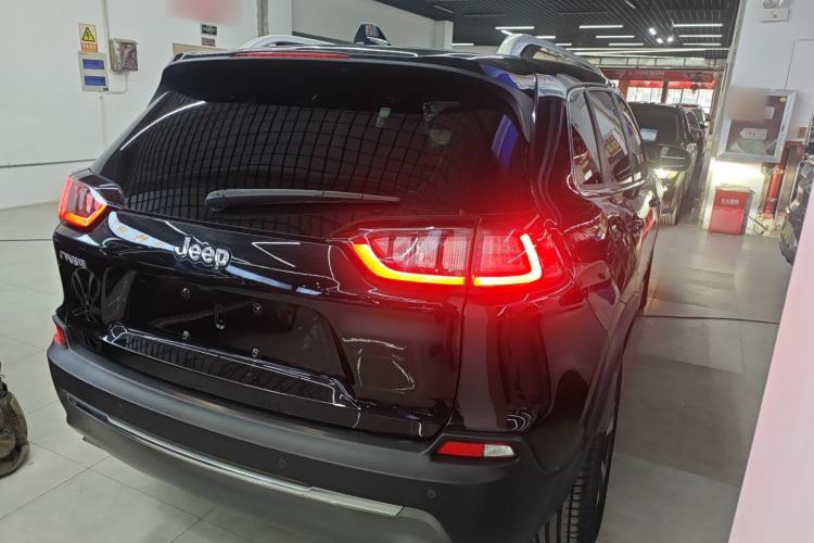 Used Jeep Cherokee 2020 2.0T Two-Wheel Drive Leading Edition