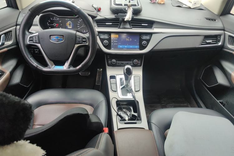 Used Geely Auto Emgrand GS 2017 Sport Edition 1.3T Automatic Smart Connectivity Model Center Console