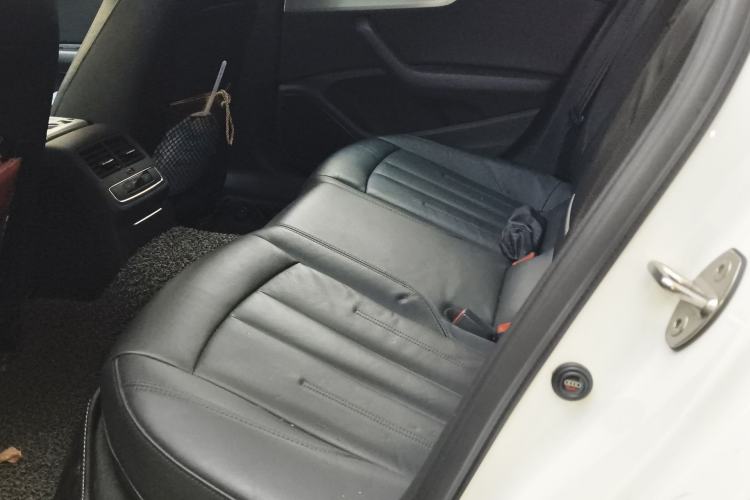 Used Audi A4L 2019 40 TFSI Fashion Edition China VI Emission Standard
