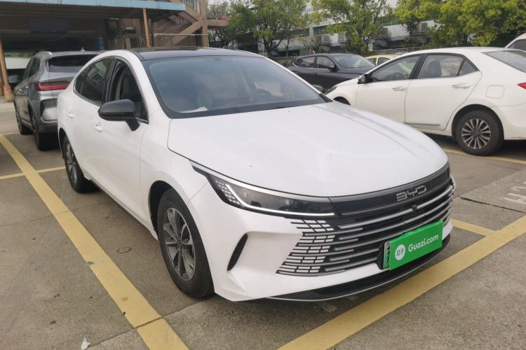 Used BYD Destroyer 05 2024 HONOR Edition DM-i 55KM Luxury Model Front Right 45 Deg