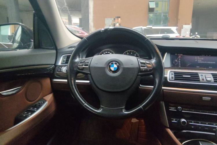 Used BMW 5 Series GT 2015 528i Leading Model
