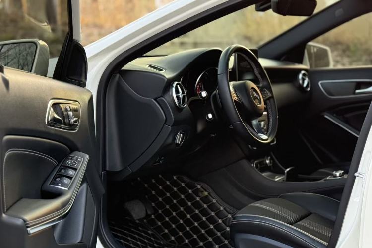 Used Mercedes-Benz A-Class (Import) 2017 Revised Version A 200 Fashion Edition
