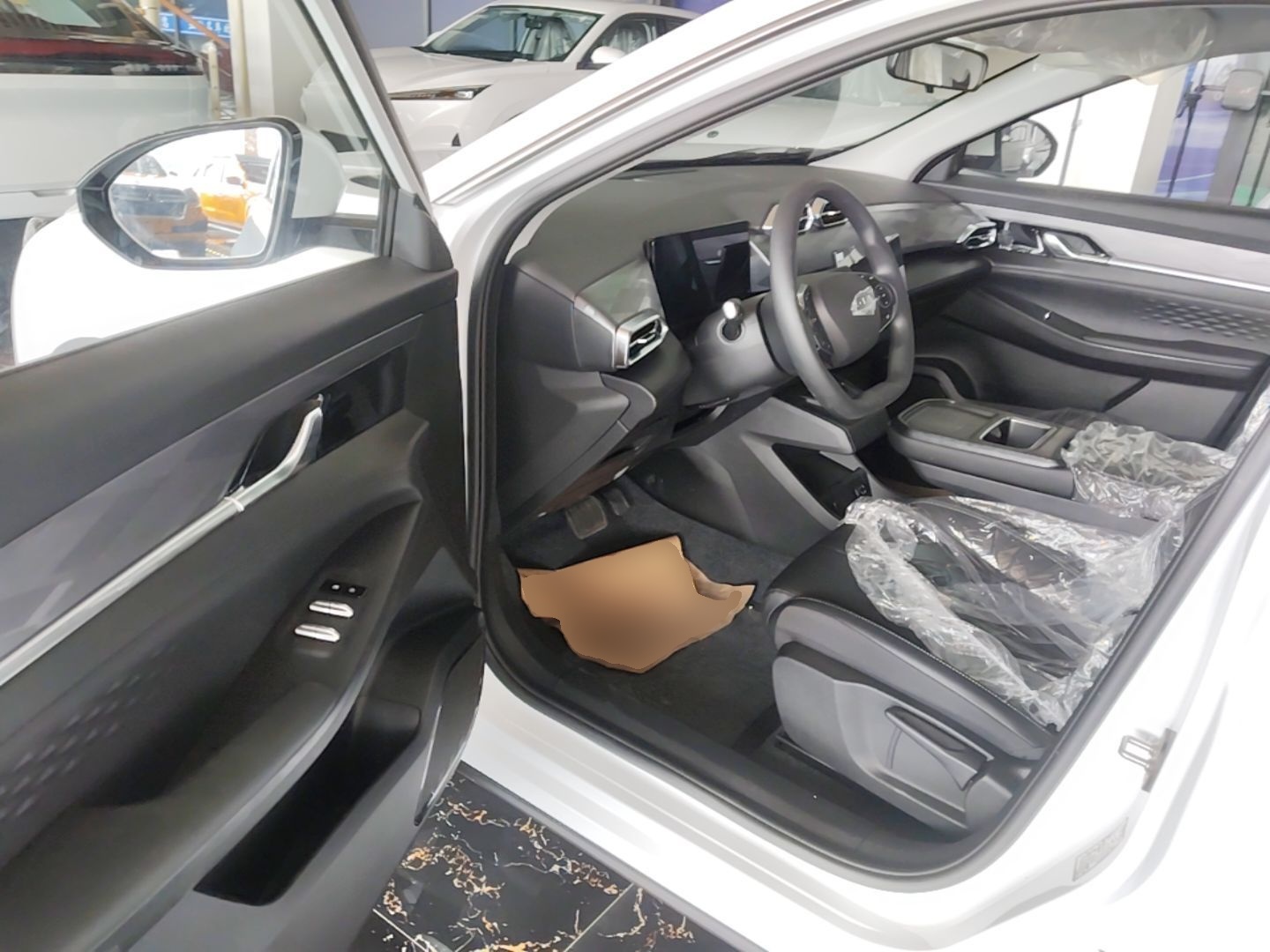 Dongfeng Aeolus SKY EV01 2025 530 km AIR Elite Edition — снимка 18