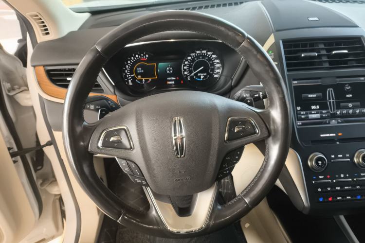 Used Lincoln MKC 2014 2.0T Four-Wheel Drive Prestige Edition Steering Wheel