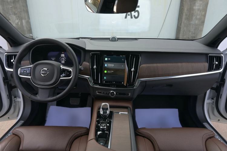 Used Volvo V90 2024 Cross Country B5 AWD Prestige Edition
