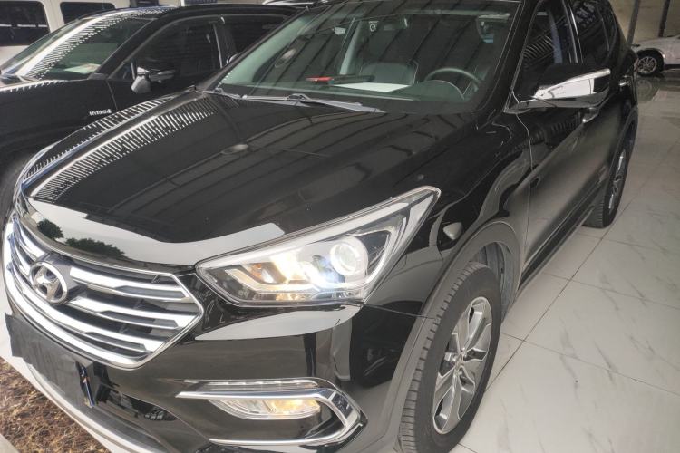 Used Hyundai Santa Fe 2017 2.0T Automatic All-Wheel Drive Smart 7-Seater