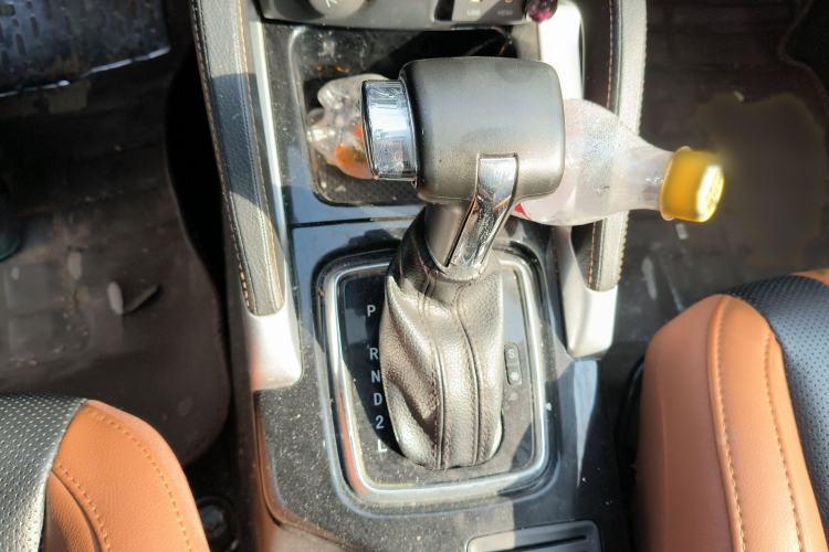 Used BAIC Senova X35 2016 1.5L Automatic Luxury Edition Gear Lever
