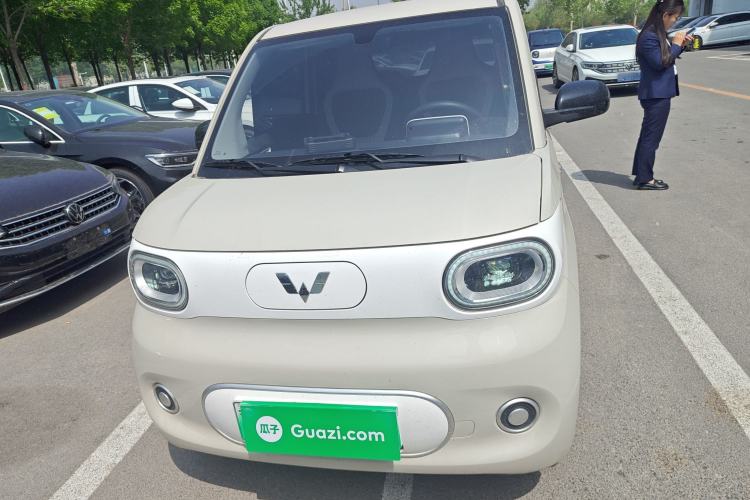 Used Wuling Hongguang MINIEV 2024 3rd Generation 215km Youth Edition Front