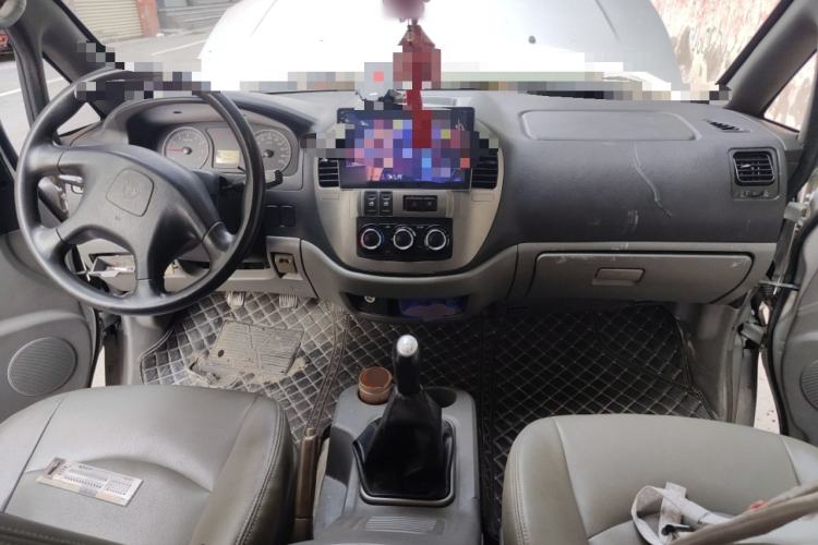 Used FORTHING Lingzhi 2014 M3 1.6L 7-seater Standard Model Center Console