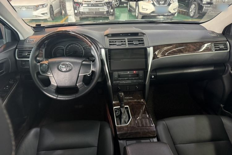 Used Toyota Camry 2016 2.0G 10th Anniversary Leading Edition
