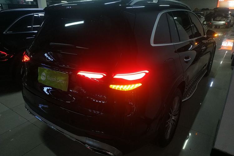 Used Mercedes-Benz GLC 2025 GLC 300 L 4MATIC Dynamic Model 5 Seats Rear Right 45 Deg