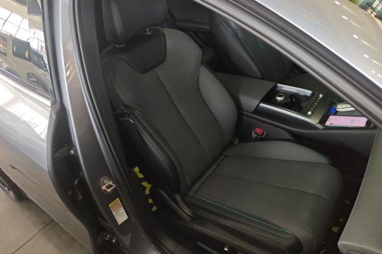 Used BYD Qin L 2025 EV 545KM Excellence Edition Right Front Seat