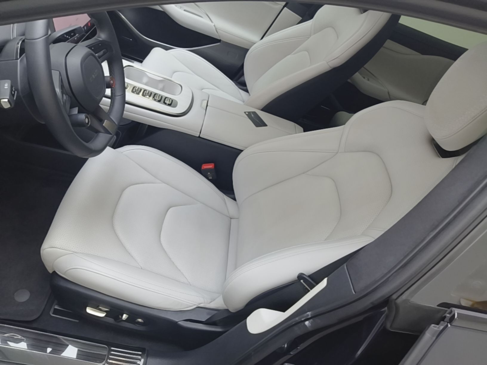 Xiaomi Auto SU7 2024 Four-Wheel Drive Ultra-Long Range Advanced Intelligent Driving Max Edition — снимка 17
