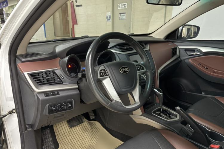 Used BYD G5 2014 1.5TID Automatic Prestige Model