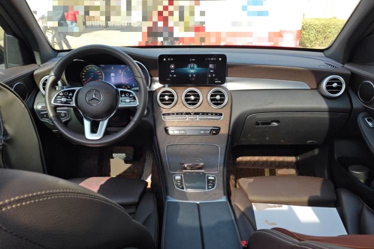 Used Mercedes-Benz GLC 2021 GLC 260 L 4MATIC Luxury Model Center Console