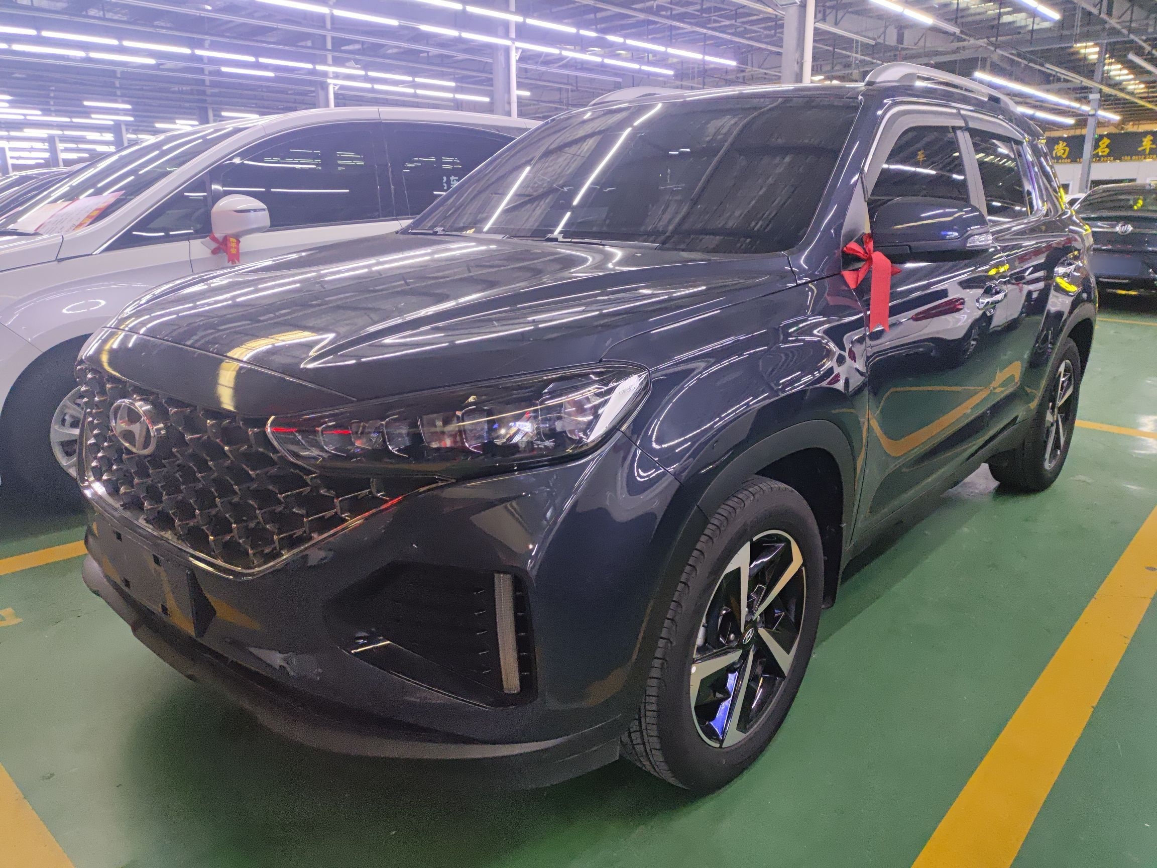 Под передней частью автомобиля