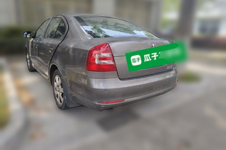 Used Skoda Octavia 2015 Classic Model 1.6L Manual Eado Version Rear Left 45 Deg