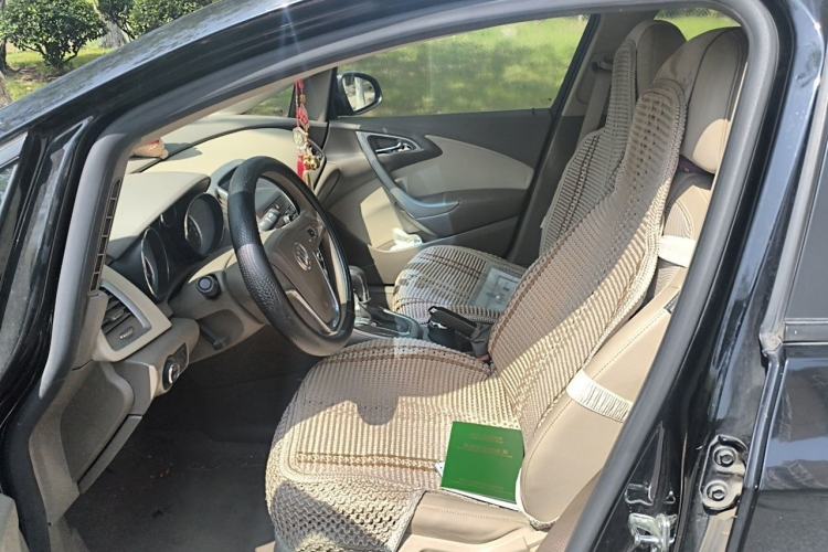 Used Buick GT 2013 GT 1.6L Automatic Fashion Edition Left Front Seat