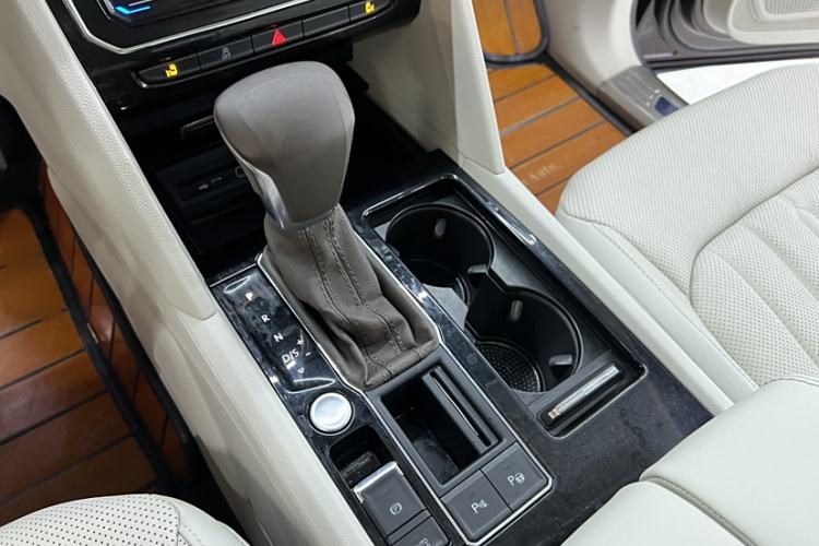 Used Volkswagen Viloran 2020 330TSI Luxury Edition