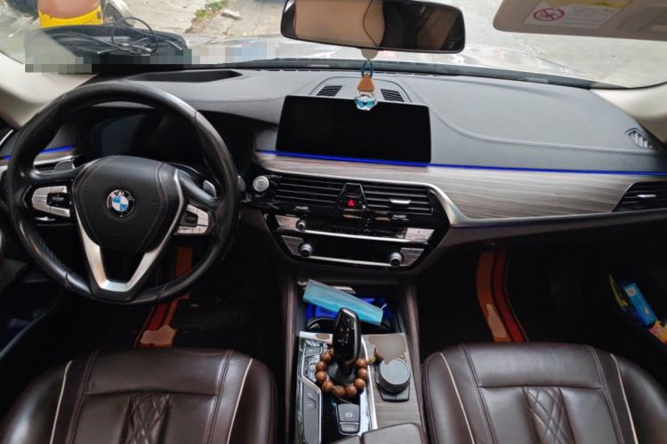 Used BMW 5 Series 2019 Facelifted 530Li Luxury Edition Premium Package Center Console