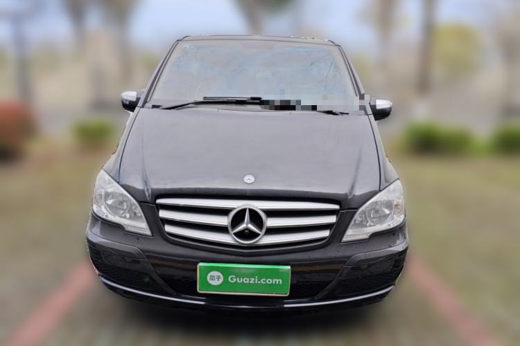 Used Mercedes-Benz Viano 2011 2.5L Luxury Edition Front