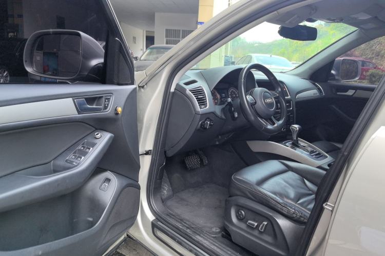 Used Audi Q5 2017 40 TFSI Ambition Edition Driver Seat