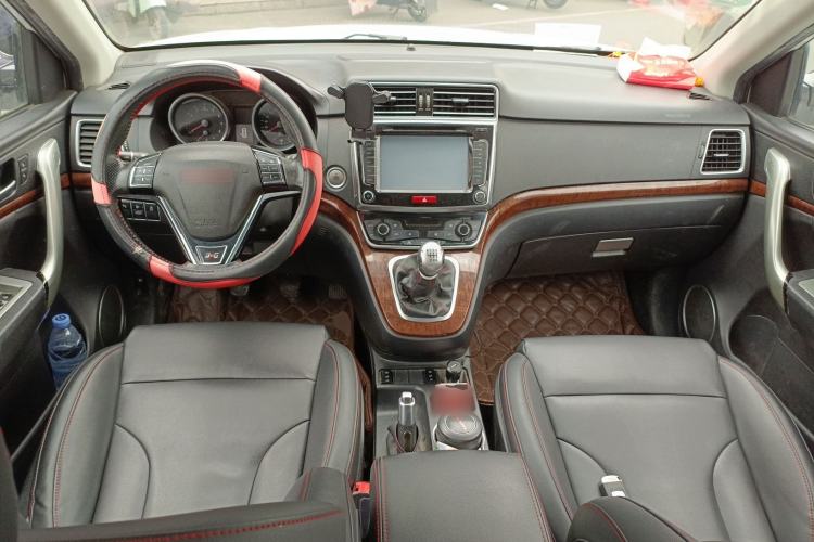 Used Haval H6 2015 Revised Version Sport Edition 1.5T Manual Transmission Two-Wheel Drive Elite Grade