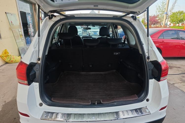 Used Haval H6 2017 Blue Label Sport Edition 1.5T Manual Two-Wheel Drive Elite Model Trunk