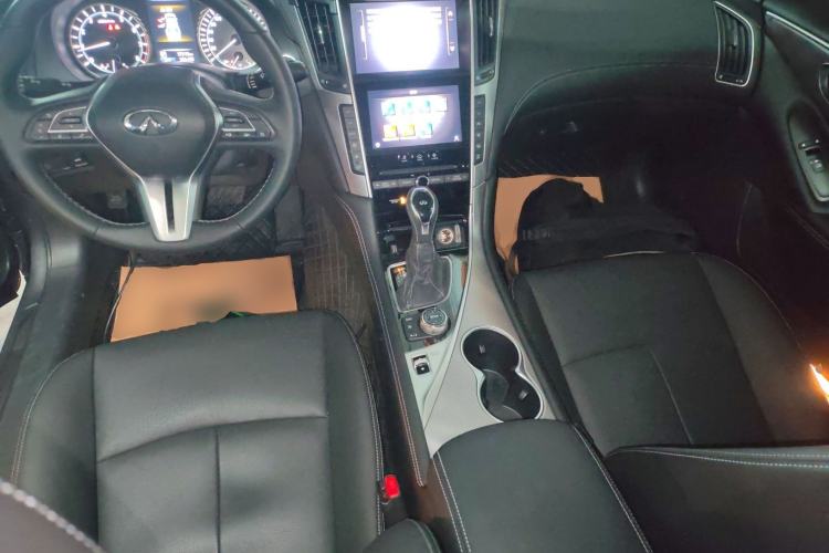 Used Infiniti Q50L 2022 2.0T Enjoyment Edition Center Console