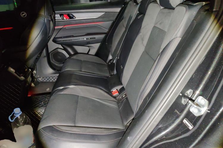 Used Lynk & Co 01 2021 2.0TD Four-Wheel Drive Dark Night Edition Left Rear Seat