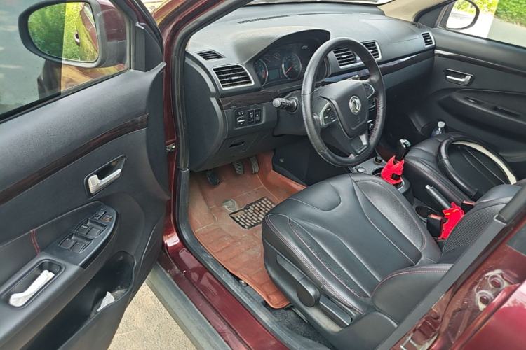 Used Dongfeng Fengon 370 2016 1.5L Manual Luxury 7-Seater
