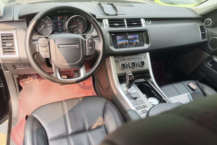Used Land Rover Range Sport 2017 3.0 SC V6 SE Center Console