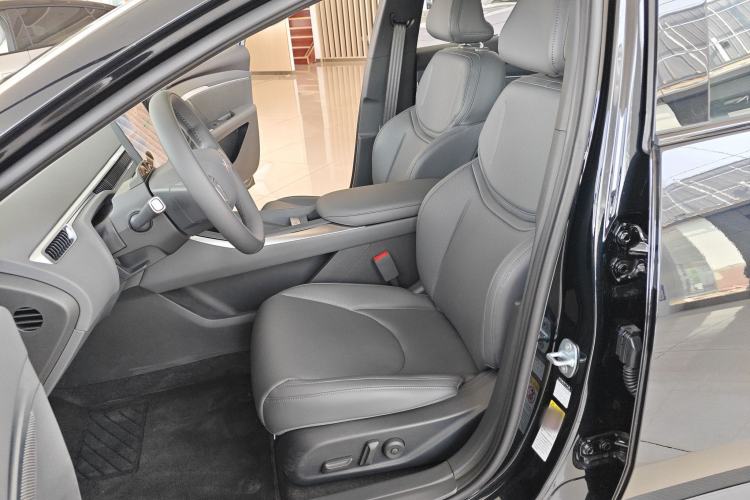 Used XPeng MONA M03 2025 600 with Ultra-Long Range Max Left Front Seat