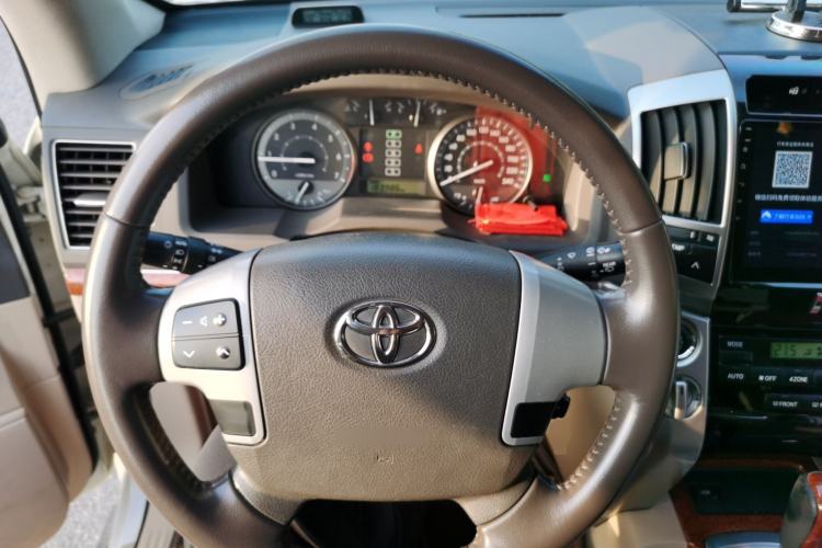 Used Toyota Land Cruiser 2012 4.0L Automatic VX
