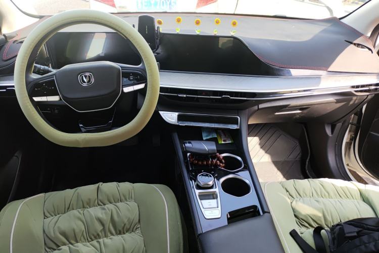 Used CHANGAN Eado 2023 Changan Edition PLUS Blue Whale NE 1.4T GDI DCT Prestige Version Center Console