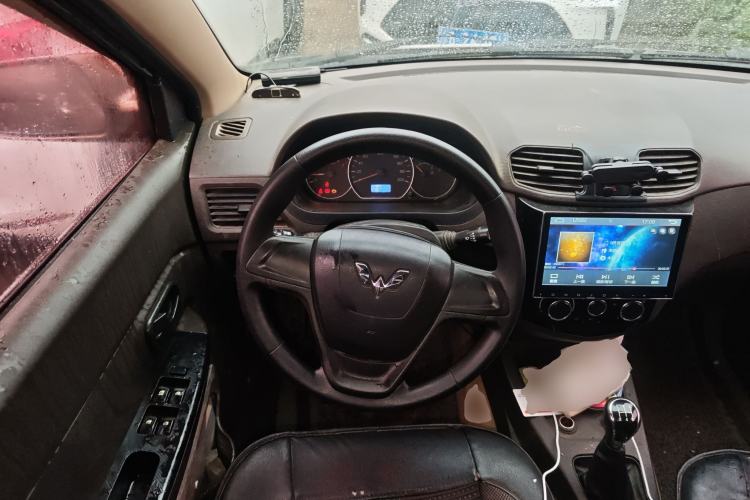 Used Wuling Hongguang 2015 1.5L S Base Model China IV
