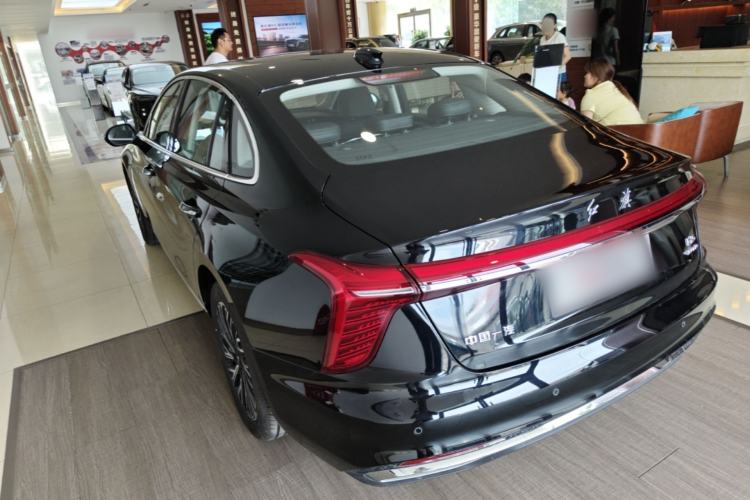 Used Hongqi H5 2025 2.0T Automatic Flag Edition – 500 000 Units Commemorative Version
