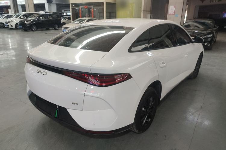 Used BYD e7 2025 Model 450 Smart Mobility Edition
