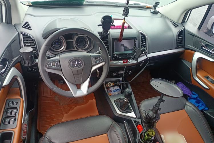 Used JAC Group Refine S3 2014 1.5L Manual Luxury Smart Model Center Console