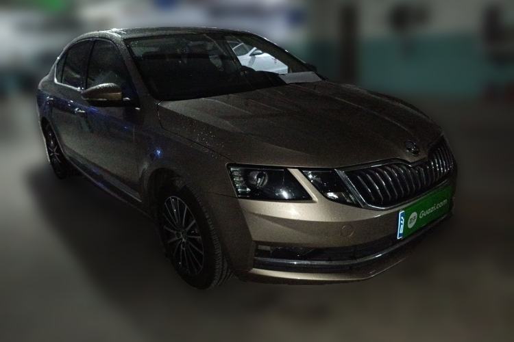 Used Skoda Octavia 2019 1.5L Automatic Luxury Edition Front Right 45 Deg