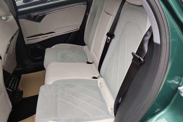 Used VOYAH FREE 2025 318 318 km Rear-Drive Touring Edition Left Rear Seat