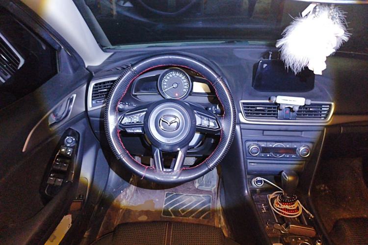 Used Mazda 3 Axela 2019 Cloud-Controlled Sedan 1.5L Automatic Luxury Model China VI Standard
