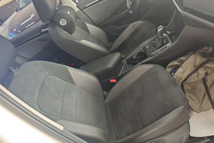 Used Volkswagen Sagitar 2021 280TSI DSG Luxury Smart Connectivity Edition Right Front Seat